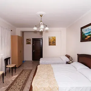 Erla's , Tirana Albanien
