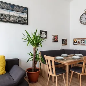  Appartamento Sunny Renovated Close To Downtown